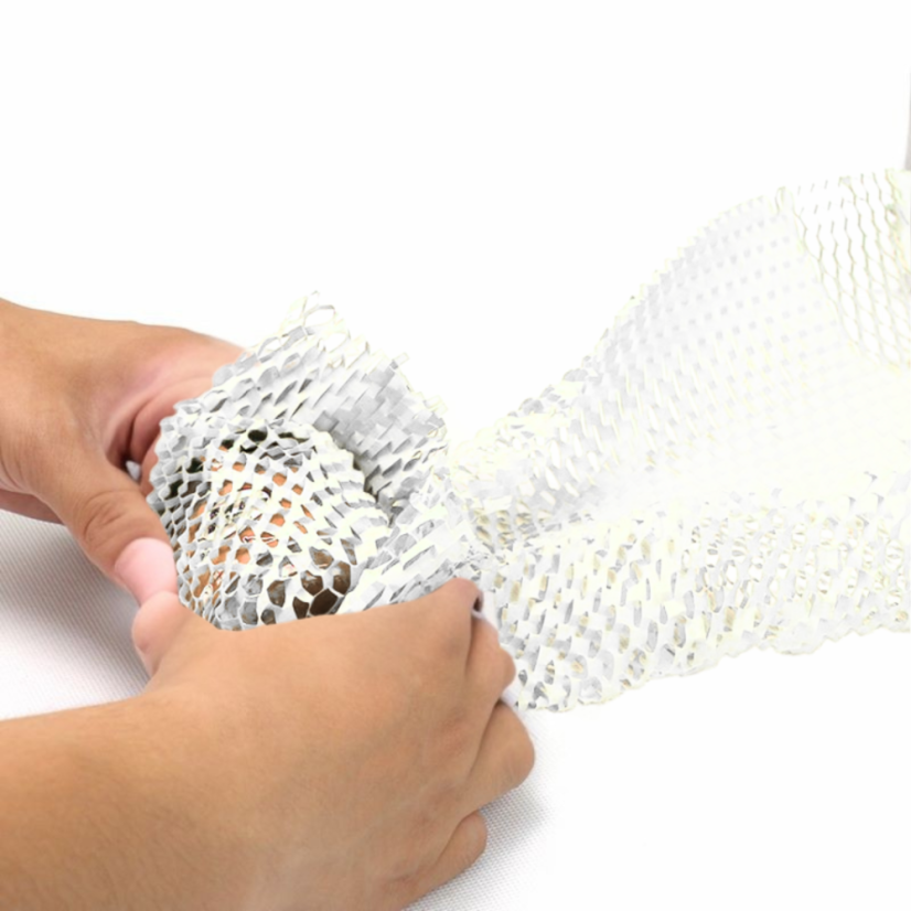 Papierová výplň activaWrap 80 g, biela – 395 / 500 mm × 250 m – ukážka použitia