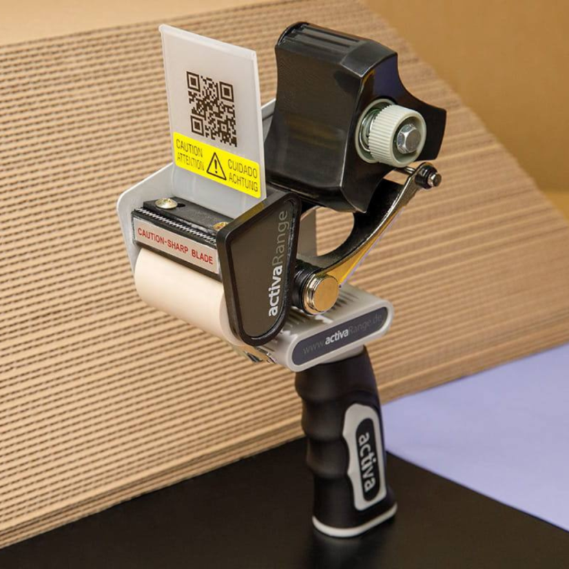 Odvíjač pásky activDispenser 3″ Silent Save – ukážka použitia na kartóne